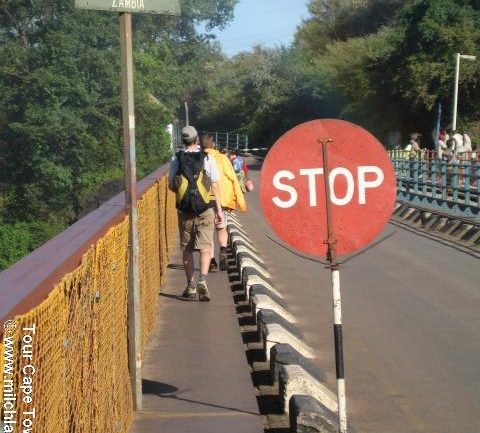 Die Grenzbrücke von Simbabwe nach Sambia