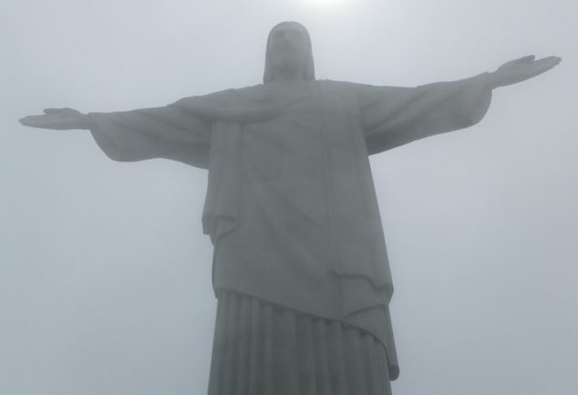 Die 38 m große Christusstatue auf dem Berg Corcovado in Rio de Janeiro