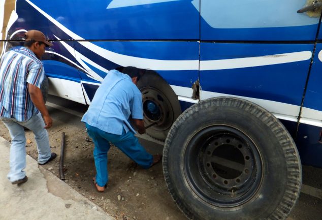 bus_medan_insel_samosir_indonesien006