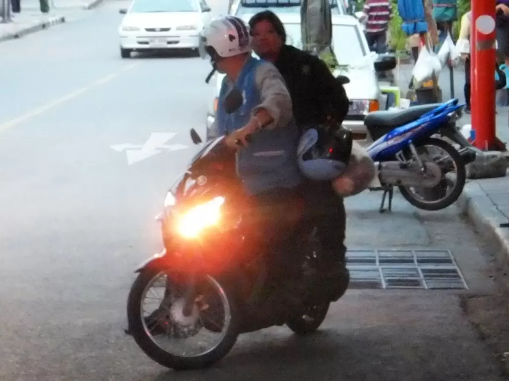 Das Motorrad-Taxi | Verkehrsmittel Bangkok
