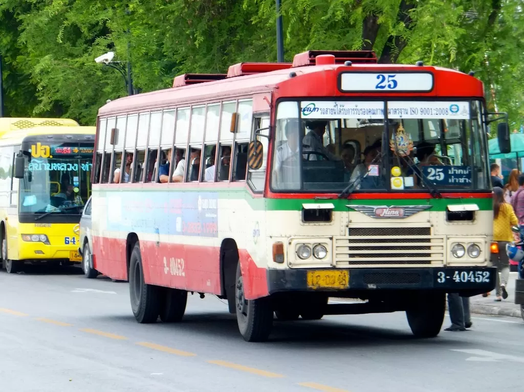 Der öffentliche Bus | Verkehrsmittel Bangkok