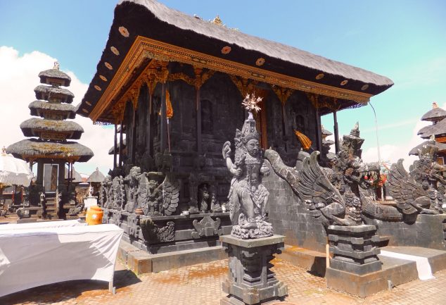 tempel_mount-batur_2013_001