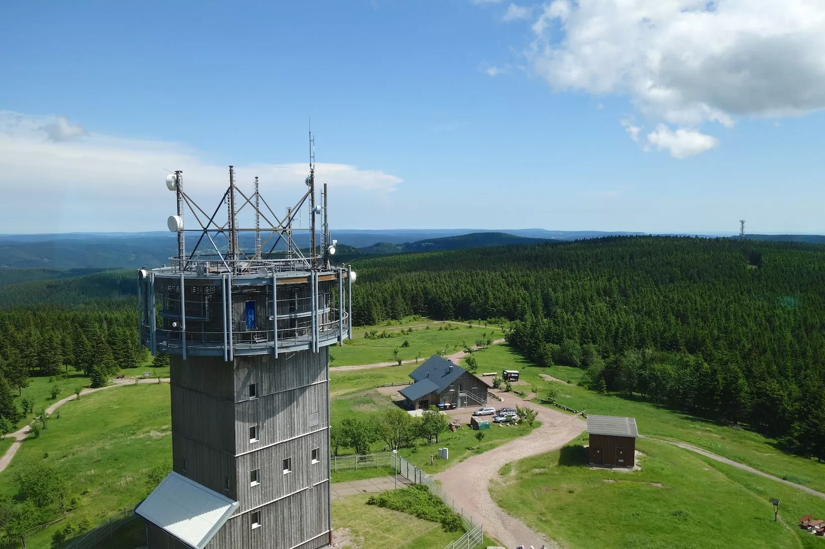 Der Aussichts- Kletterturm auf dem Schneeberg Der Aussichts- Kletterturm auf dem Schneeberg