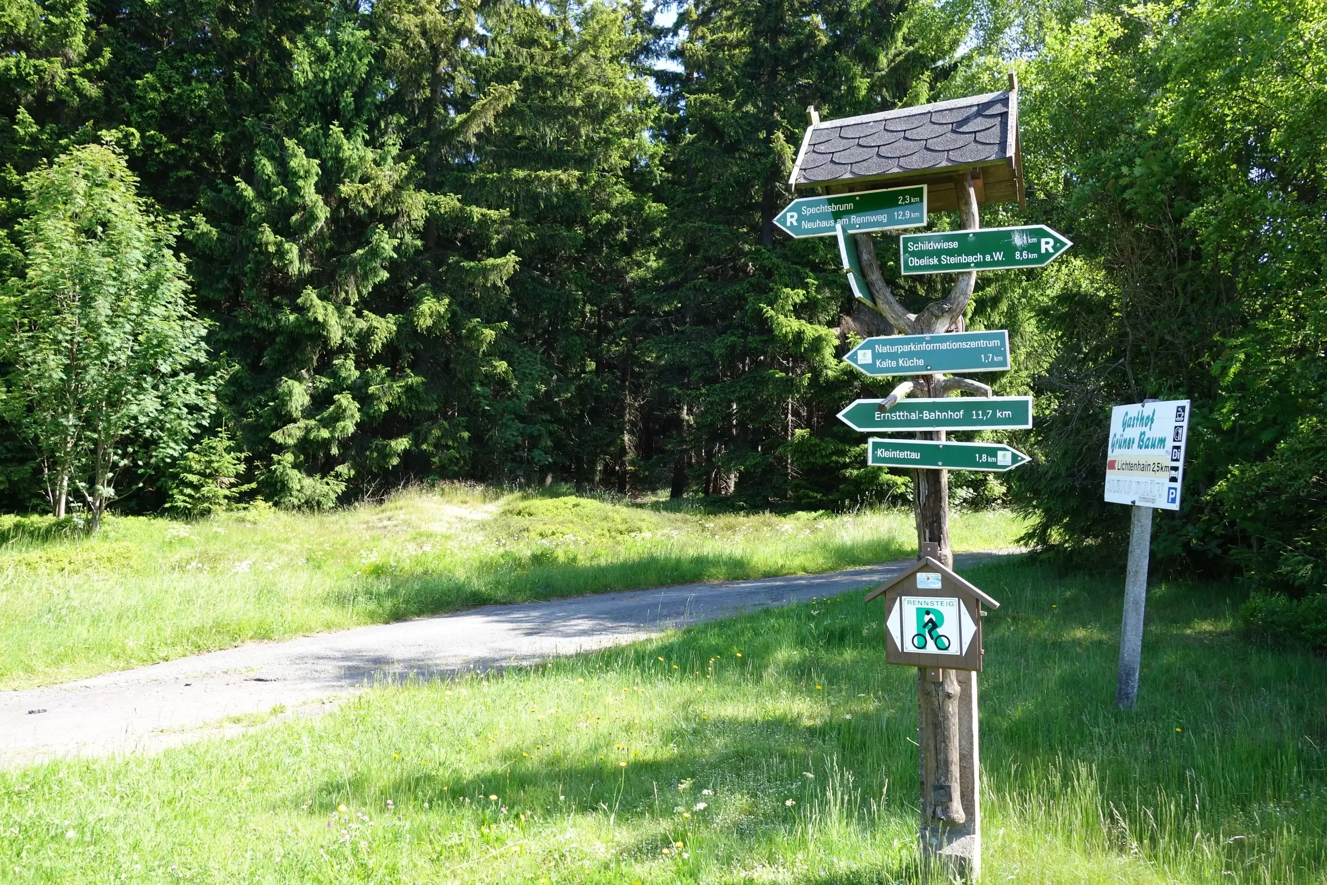 Die zweite Etappe der Wanderungen geht von Steinbach am Wald nach Neuhaus am Rennweg Die zweite Etappe der Wanderungen geht von Steinbach am Wald nach Neuhaus am Rennweg