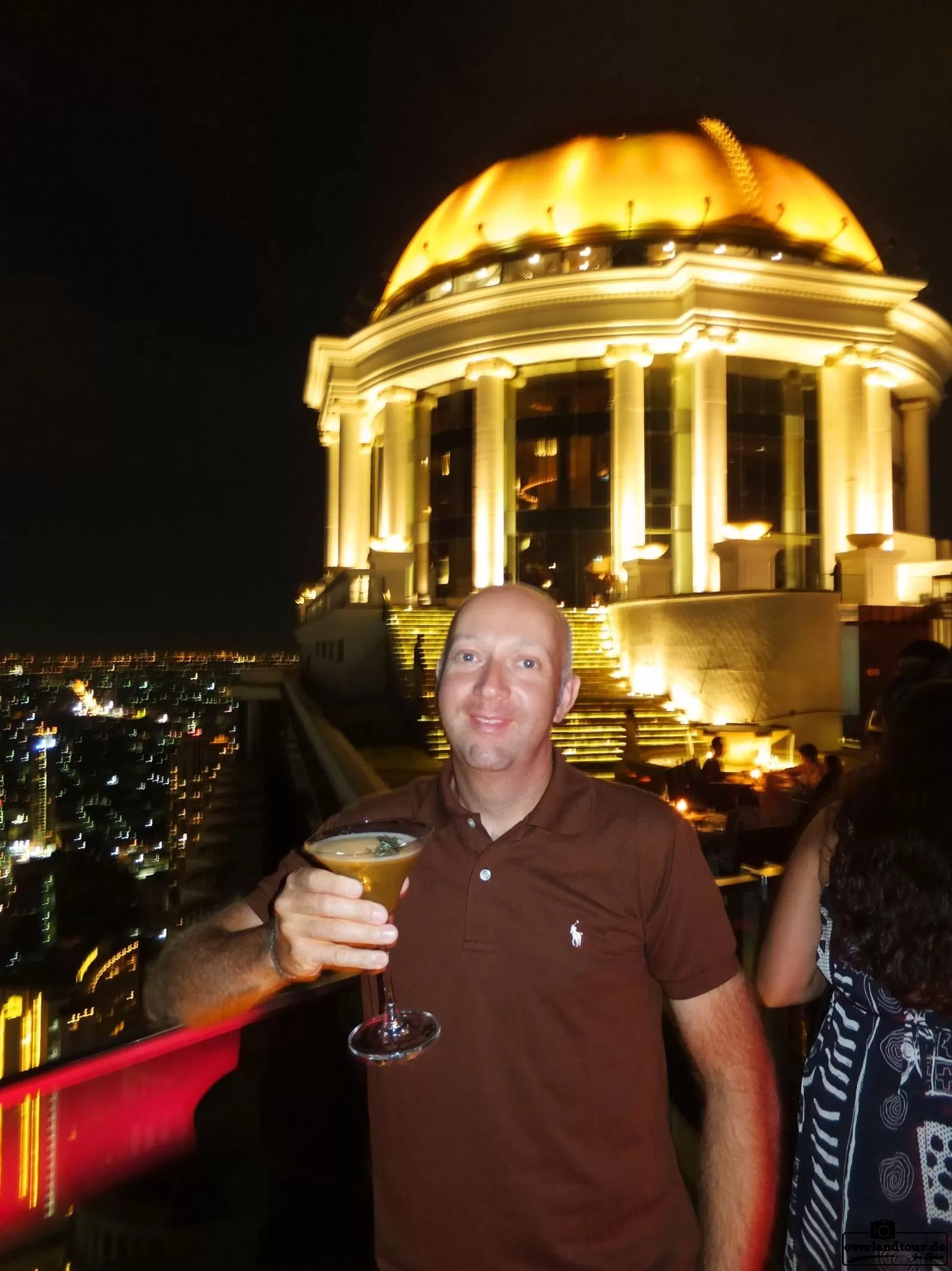 Abends in die Skybar – Über Bangkok Himmel Abends in die Skybar – Über Bangkok Himmel