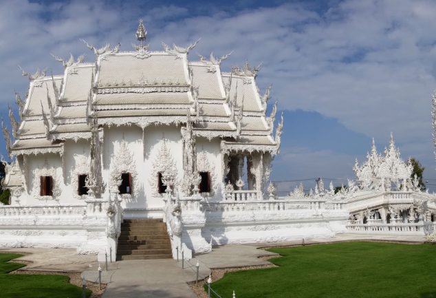 chaing_rai_white_temple_2014_013