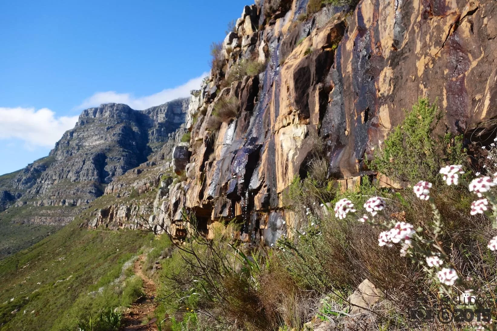Der Platteklip Gorge ist der älteste Weg zum Gipfel des Tafelbergs in Kapstadt Der Platteklip Gorge ist der älteste Weg zum Gipfel des Tafelbergs in Kapstadt