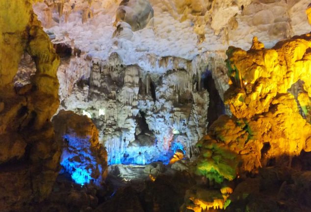 Die illuminierte Höhle