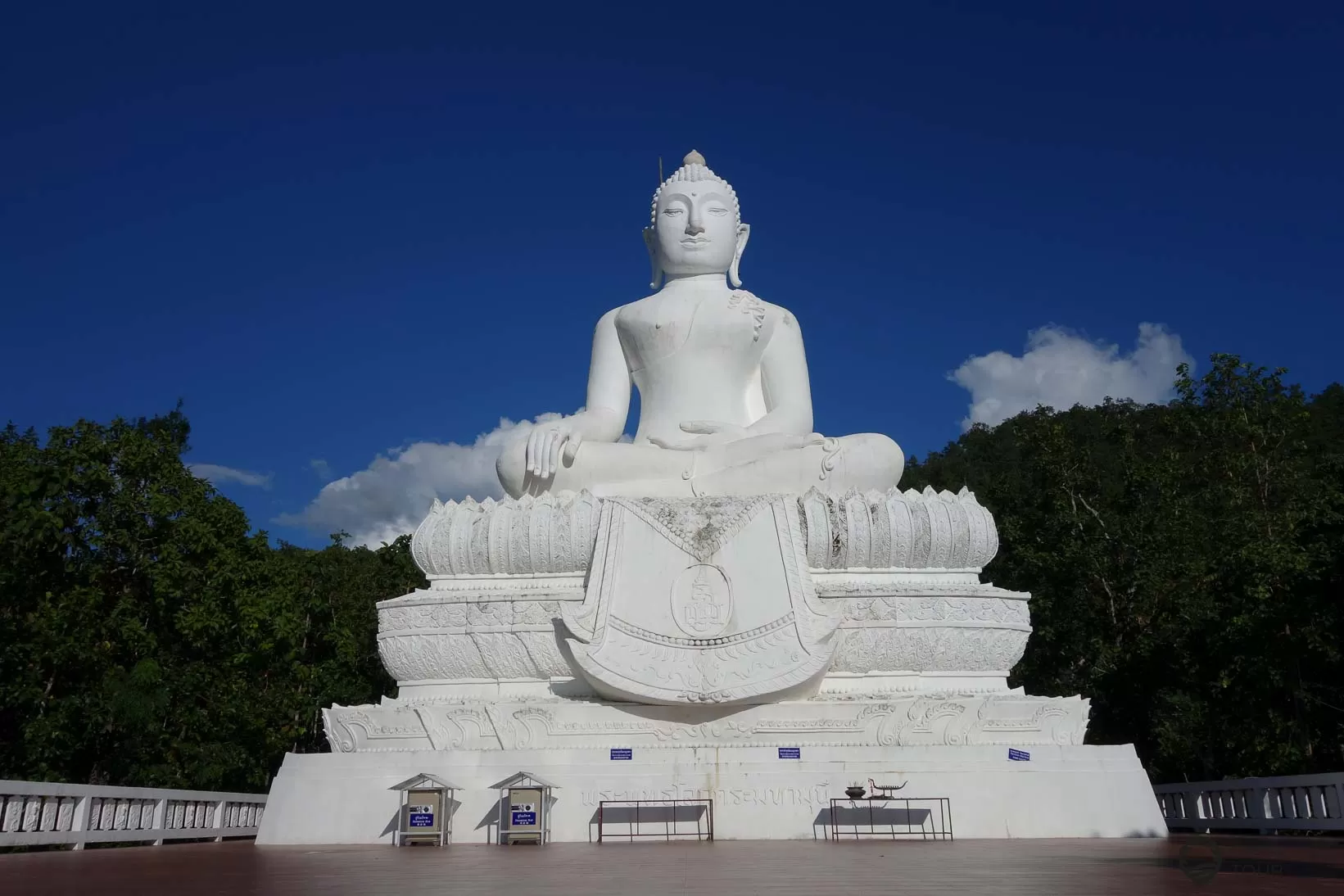 Big Buddha in Pai - Wat Phra That Mae Yen Big Buddha in Pai - Wat Phra That Mae Yen
