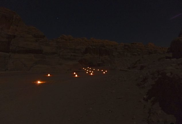 Petra by Night - Die Felsenstadt Petra