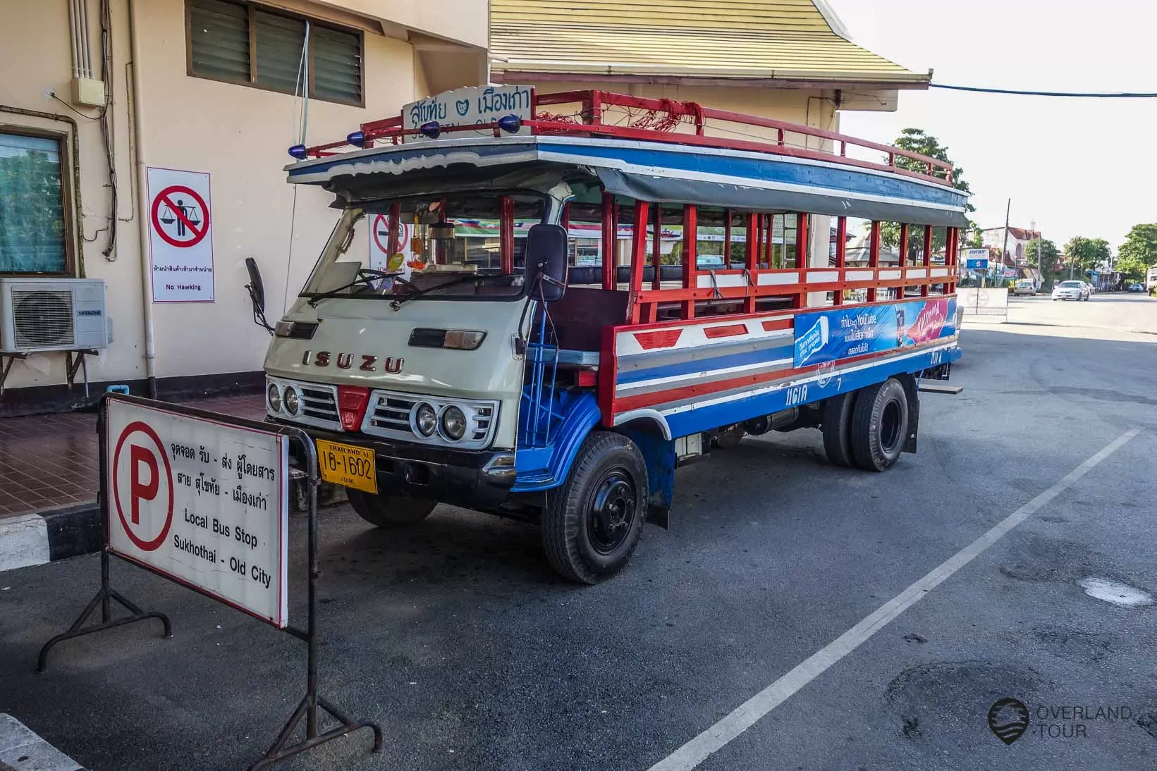 Sukhothai Bus Terminal Local Bus von der Busstadtion Sukhothai zur Old City