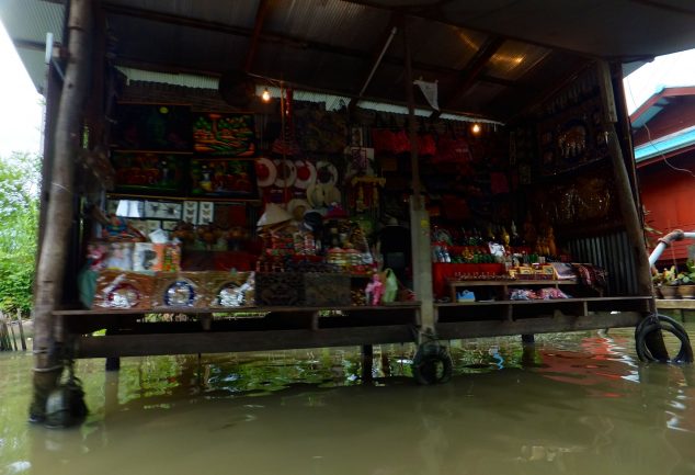 damneon_saduak_floating_market_thailand_012