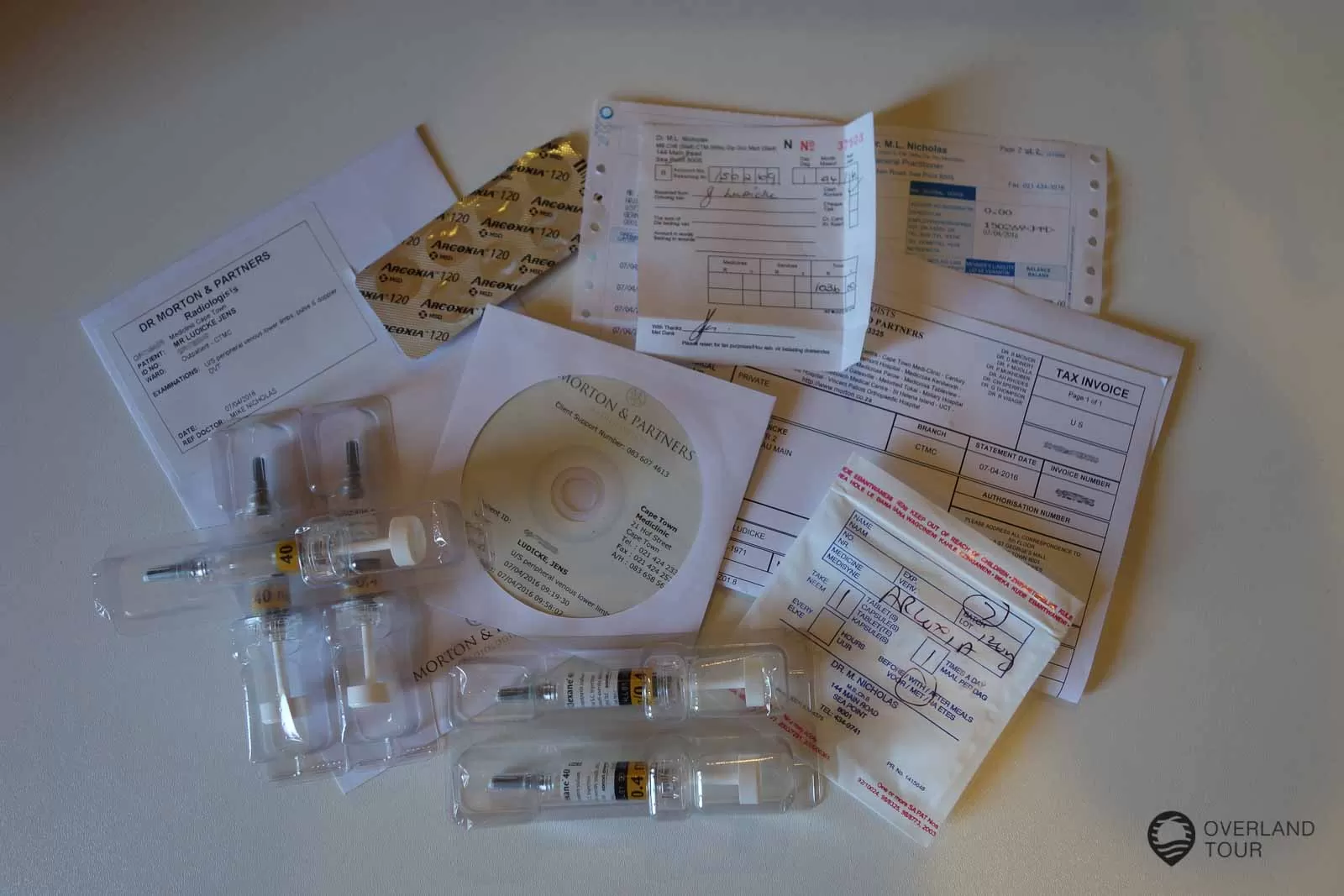Thrombose selbst Behandlung - Das ganze Material nach dem Arzt- und Krankenhausbesuch. Das ganze Material nach dem Arzt- und Krankenhausbesuch.