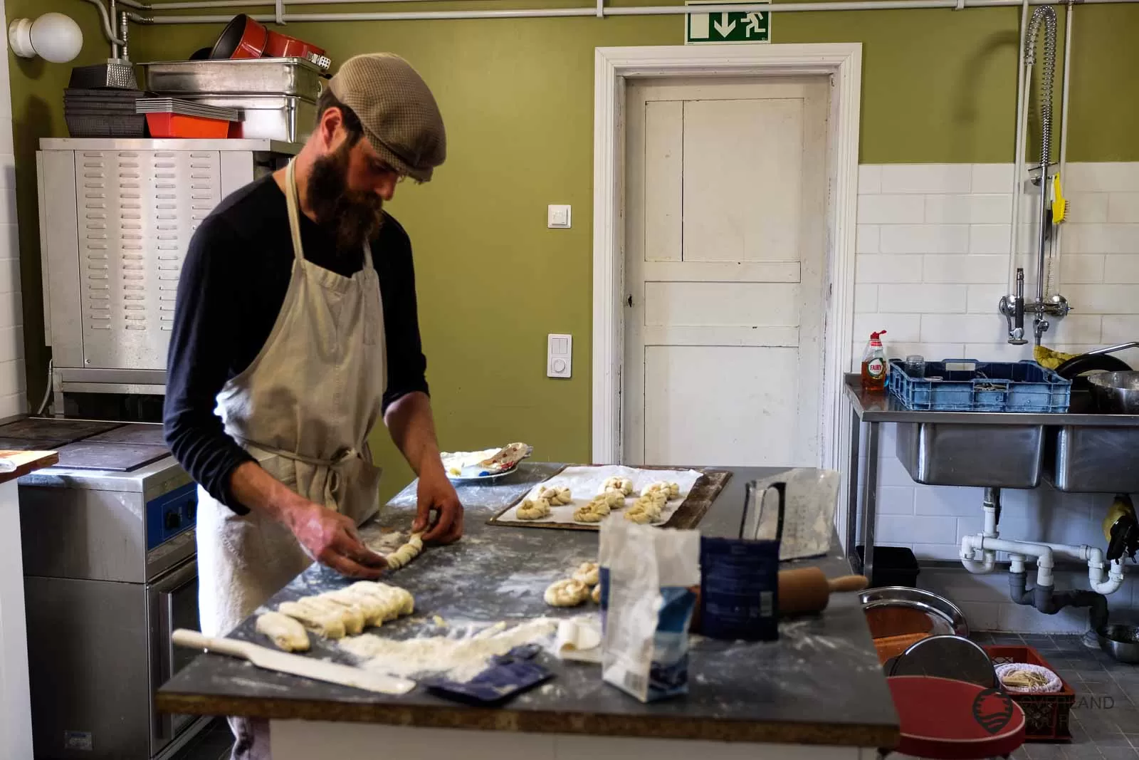Bränskär eine kleine Insel im Schärenmeer Frische Bula´s werden hier gemacht. Linus gibt alles in der Küche und seine Gäste danken es ihm
