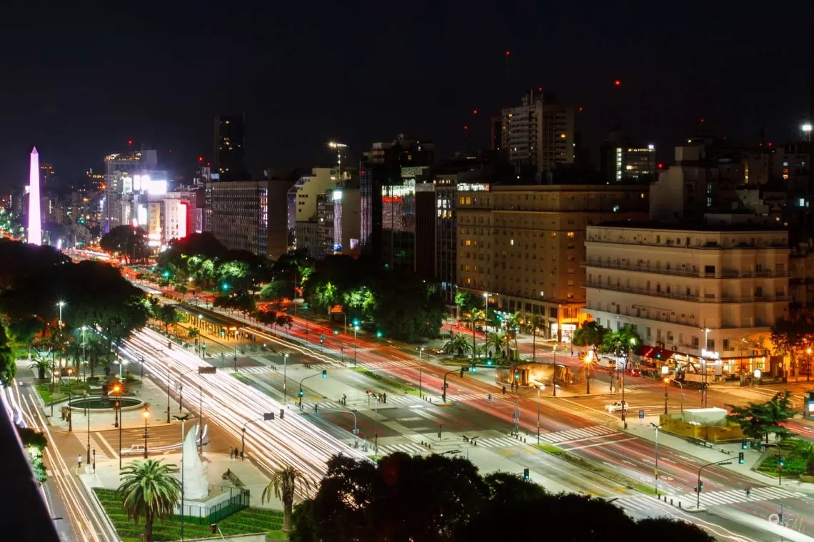 Die Avendia 9 de Julio bei Nacht vom Eurobuilding - was ein Aufwand für 1 Foto!