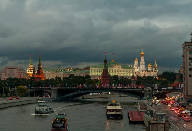 Die Aussicht auf den Kreml von der Patriarchenbrücke
