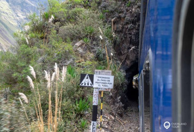 DIe Zugfahrt von Ollantaytambo nach Aguas Caliente