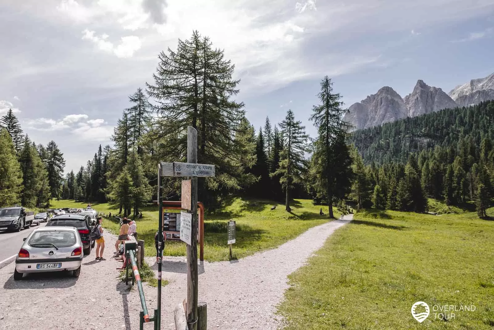 Wanderung zum Lago Di Sorapiss Hier startet die Wanderung von der Straße am Tre Croci Pass an dem die Autos an dem Seitenrand abgestellt werden. Hier startet auch mein GPS um die Wanderung zu tracken