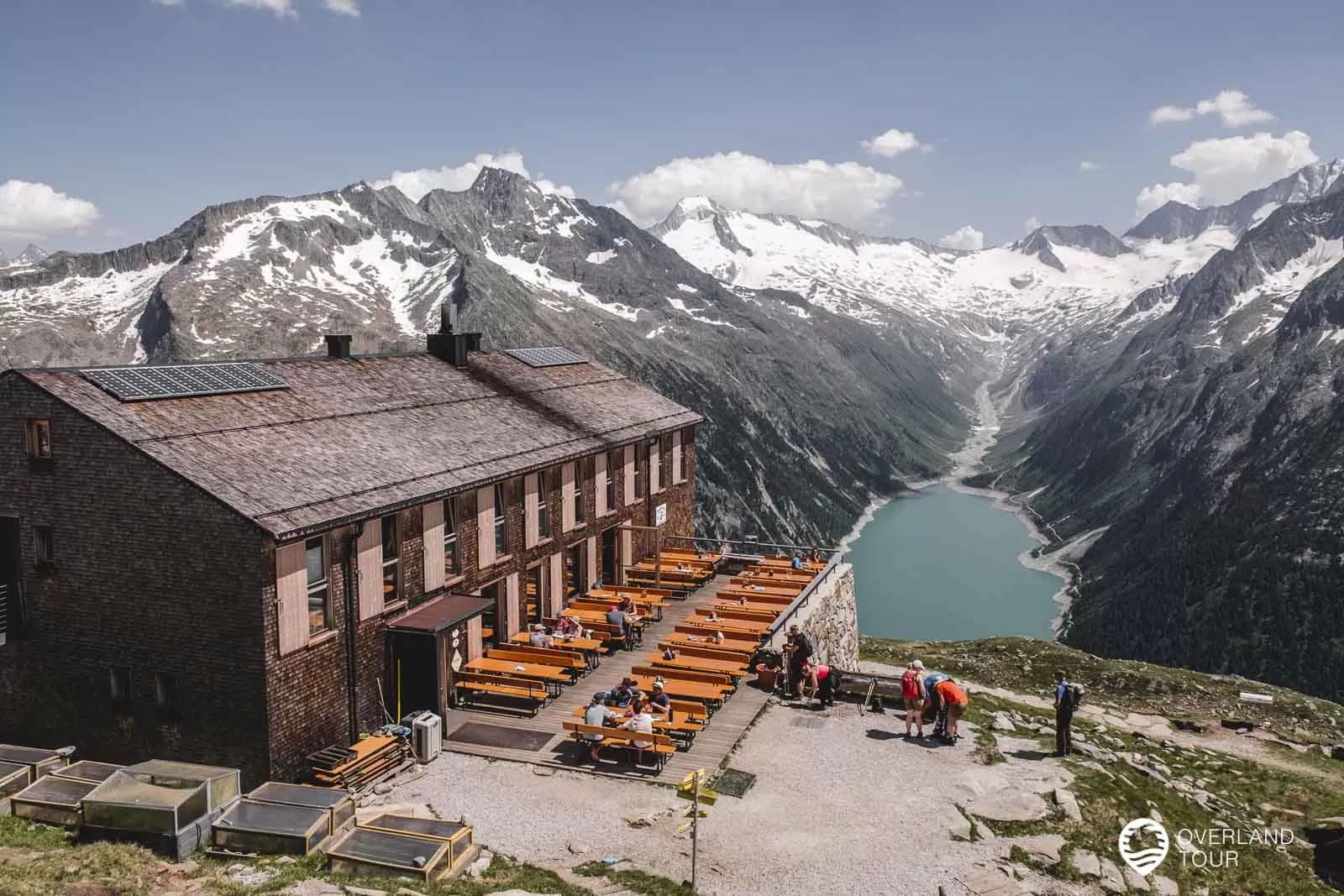 Wanderung zur Olpererhütte und Zillertaler Hängebrücke Jausenzeit auf der Terrasse der Olpererhütte