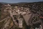 Die Festung Rabati mit der Drohne aufgenommen