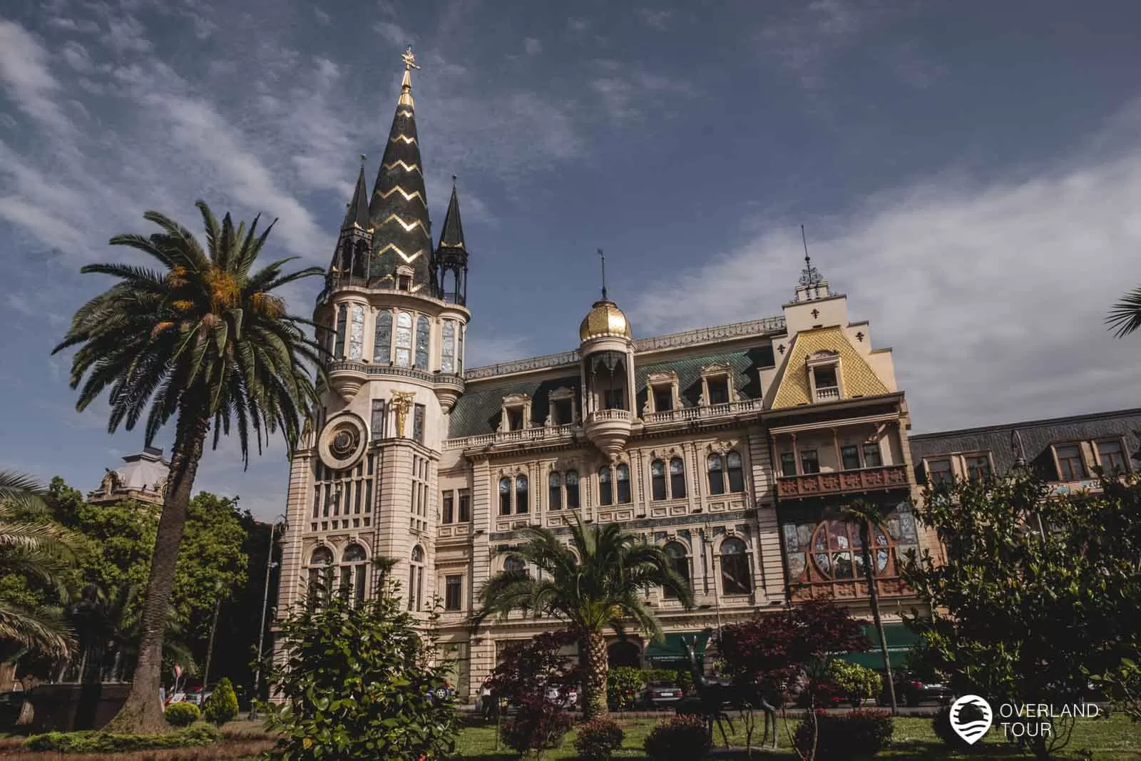 Batumi Sehenswürdigkeiten und Aktivitäten Der astronomische Glockenturm am Europa Platz