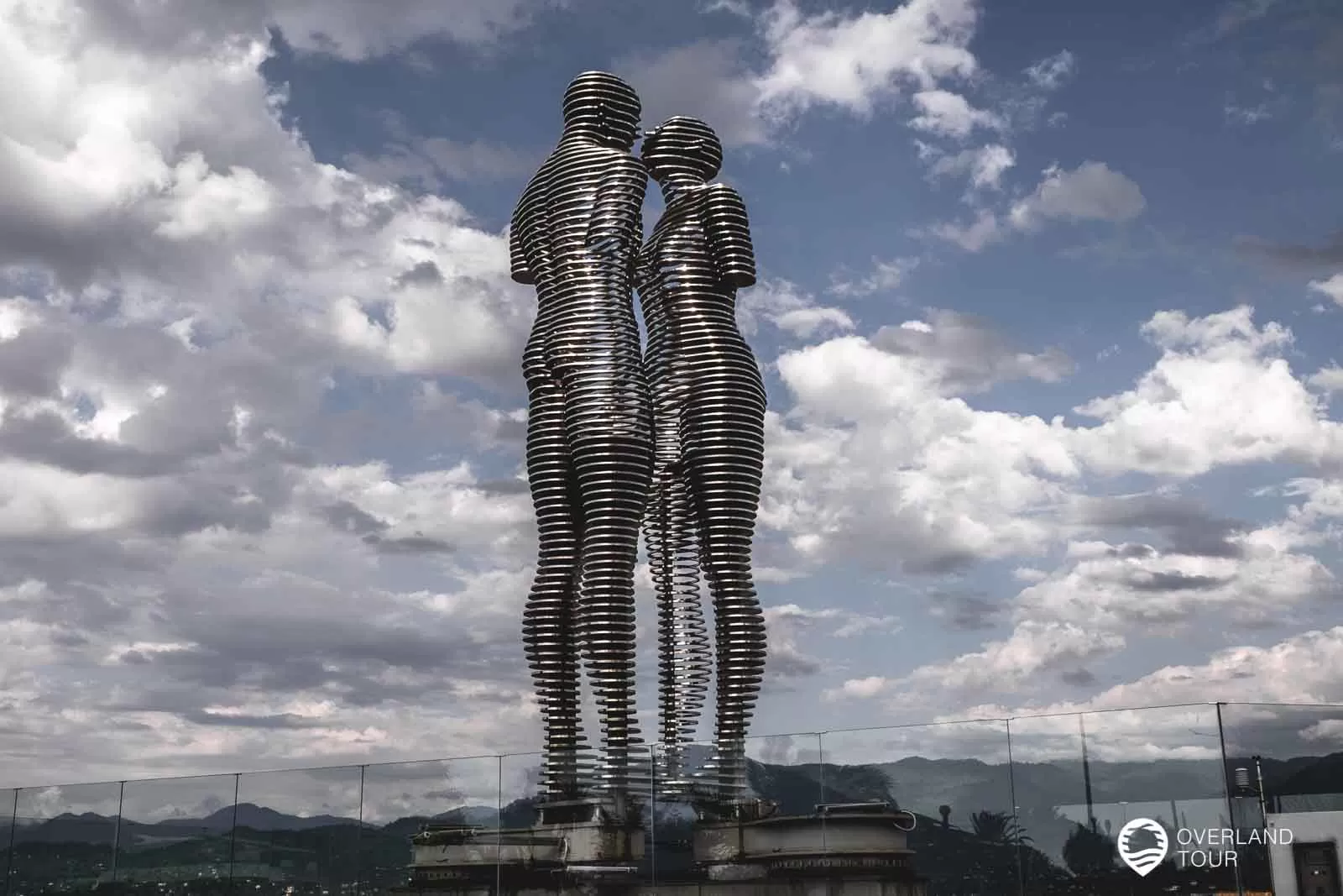 Ali und Nino - Die Liebes-Skulptur in Batumi