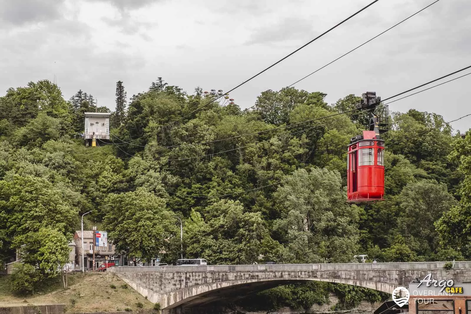 Kutaissi Sehenswürdigkeiten und Umgebung Die alte Seilbahn von Kutaisi, die hoch zum Besik Gabashvili Park fährt