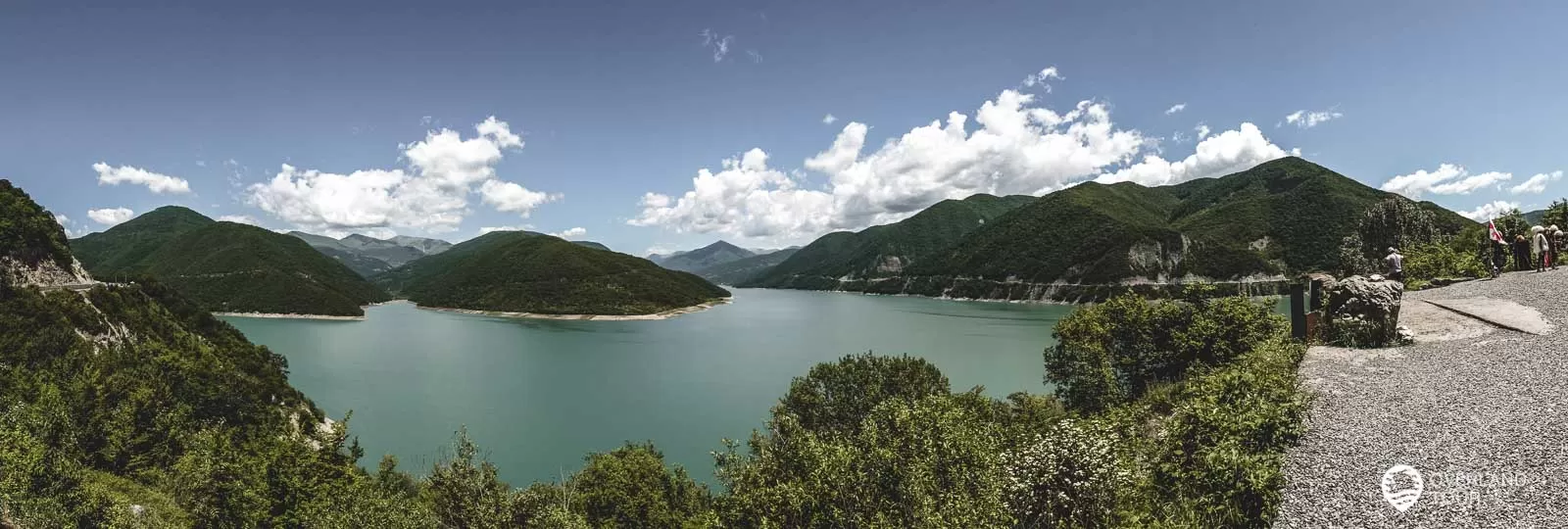 Panoramasicht über den Jinvali-Stausee und den Sioni-Staudamm Panoramasicht über den Jinvali-Stausee und den Sioni-Staudamm