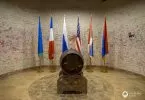 The Peace Barrel Coner - Der einzige Ort in Armenien, an dem die aserbaidschanische Flagge steht