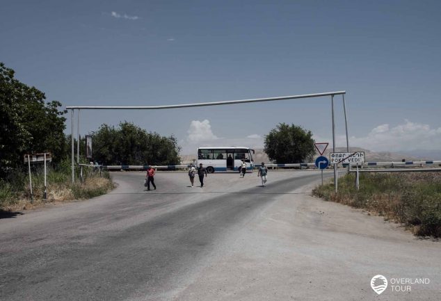 Auf dem Weg mit dem Bus von Yerevan zum Kloster Khor Virap