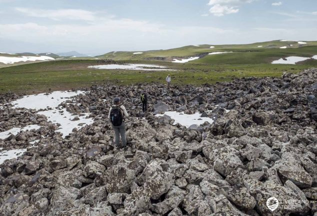 Geghama Lerrnashght'a: Wanderung zu den Petroglyphen – Tagesto