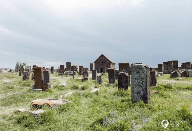 Armenien Sehenswürdigkeiten - Noratus Friedhof am Lake Sevan