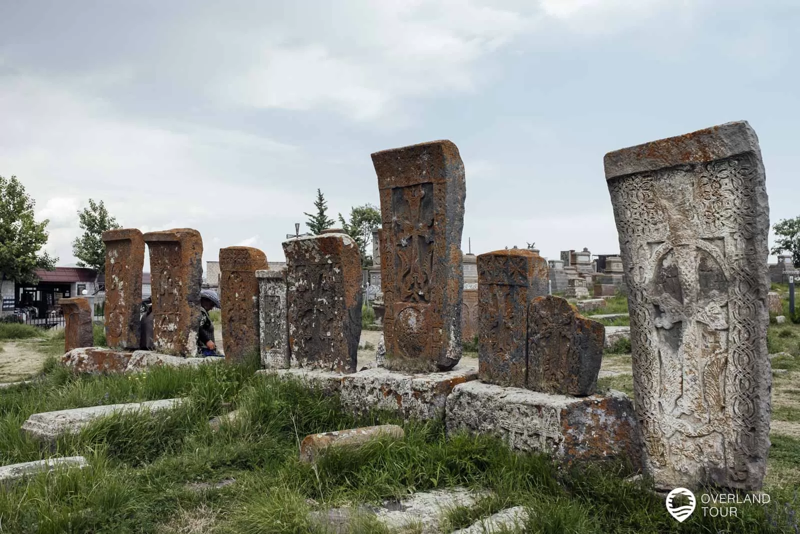 Armenien Sehenswürdigkeiten - Noratus Friedhof am Lake Sevan Hier findest du die größte Anzahl von Khachkars (Kreuzsteine) in ganz Armenien