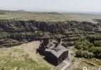 Die Saghmosavank Kirche von mit der Sicht auf die atemberaubende Schlucht Kasakh