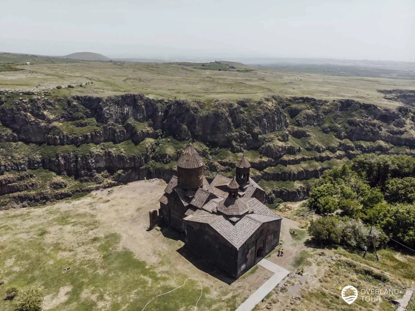 Die Saghmosavank Kirche von mit der Sicht auf die atemberaubende Schlucht Kasakh
