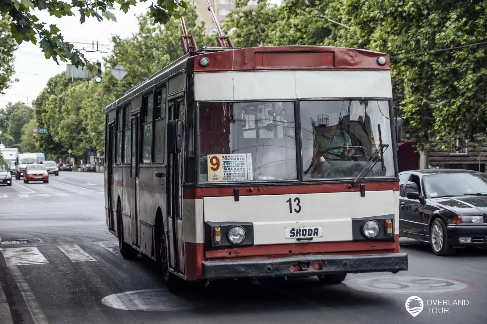 Mit den öffentlichen Verkehrsmitteln zum Garni Tempel Von der Innenstadt Eriwans kommst du mit den Bussen 1, 9, 69 oder 73