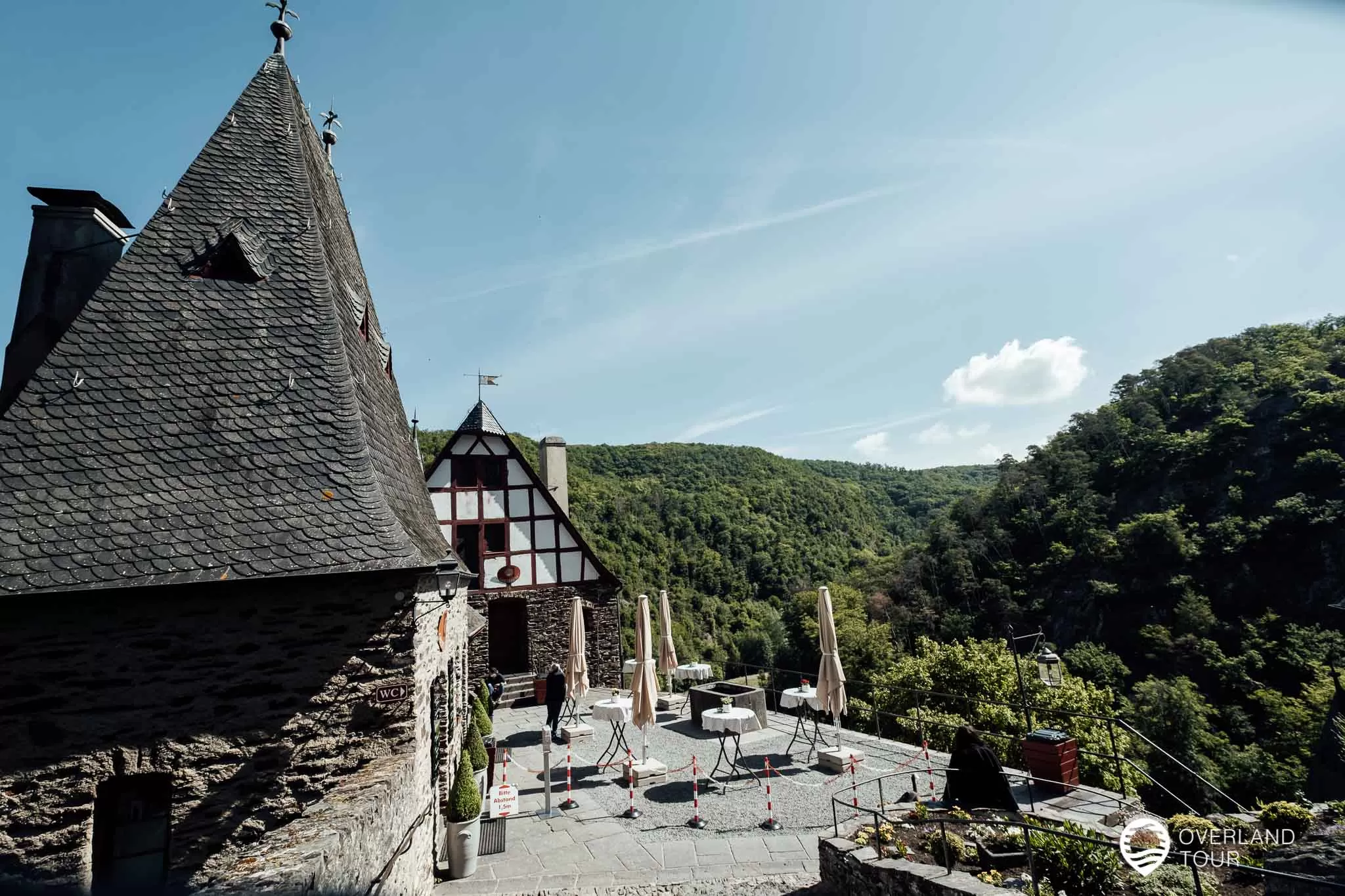 Burg Eltz Besuch… einfach märchenhaft Das obere Café in der Burg