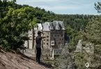 Der Foto-Tipp: Die Burg Eltz vom Felsplateau aus gesehen