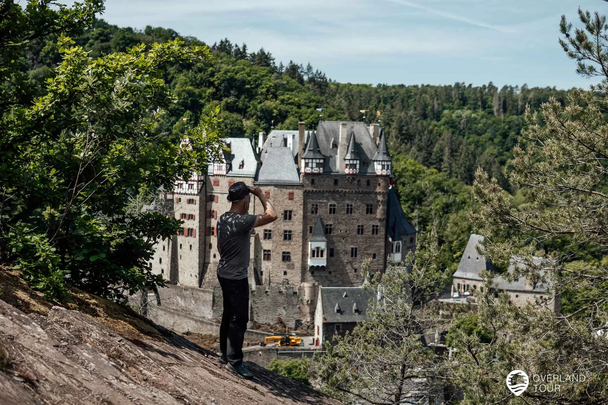 Der Foto-Tipp: Die Burg Eltz vom Felsplateau aus gesehen