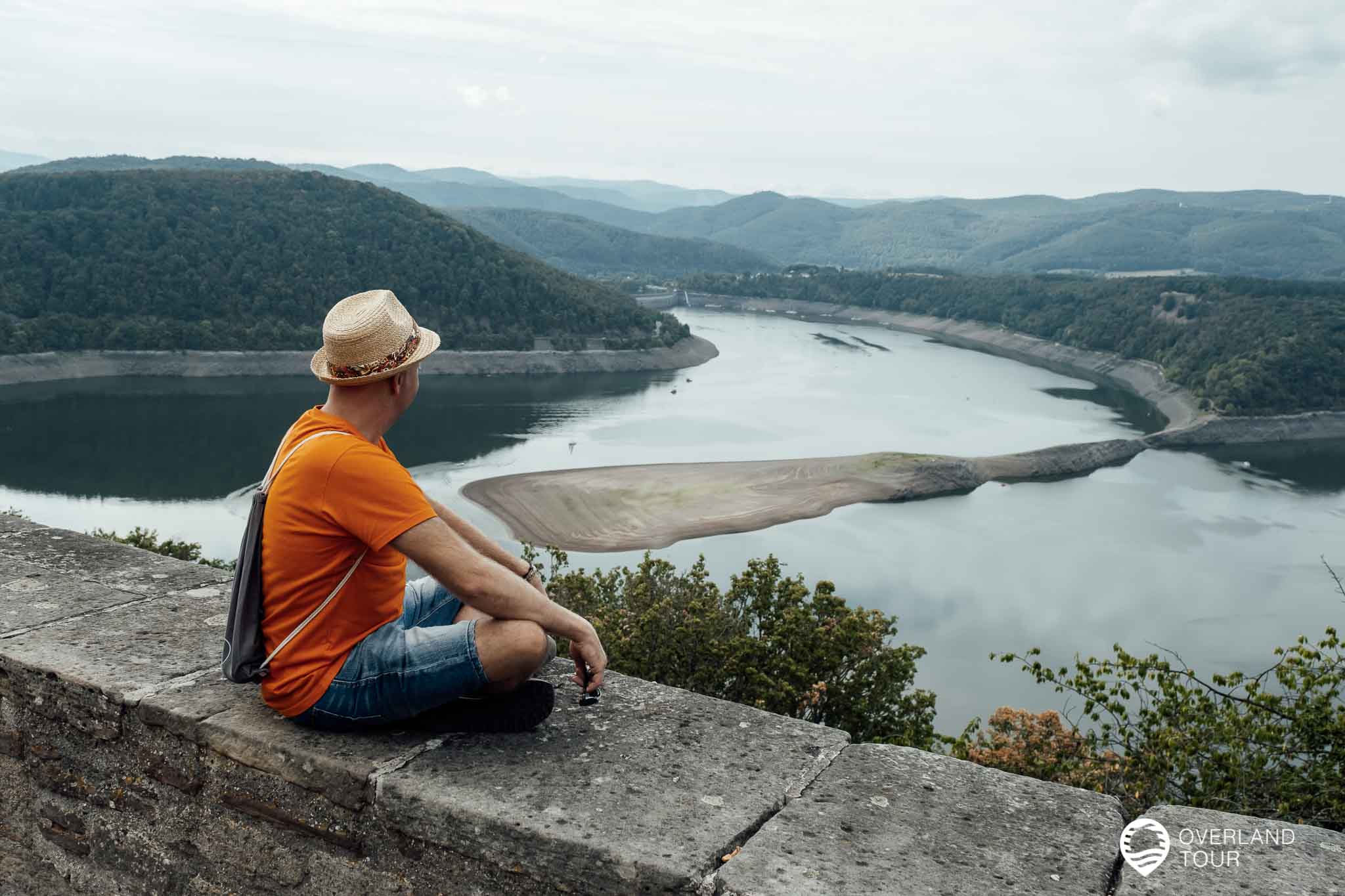 Der Edersee – Ausflugtipps und Sehenswürdigkeiten Die Aussicht vom Schloss Waldeck mit dem Fernblick über den Edersee