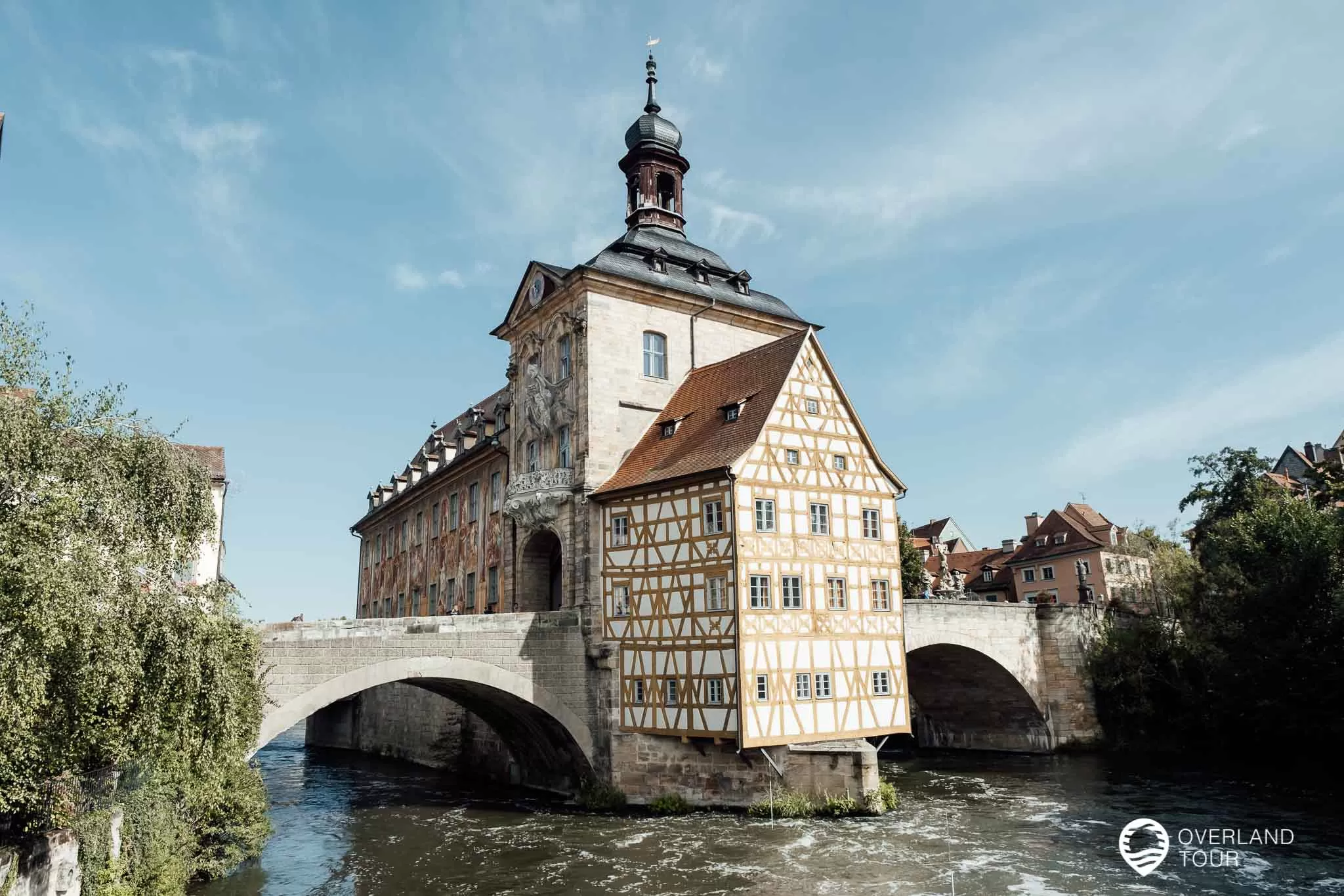 Vom Geyerswörthsteg aus fotografiert - der beste Fotoplatz für das Alte Rathaus von Bamberg