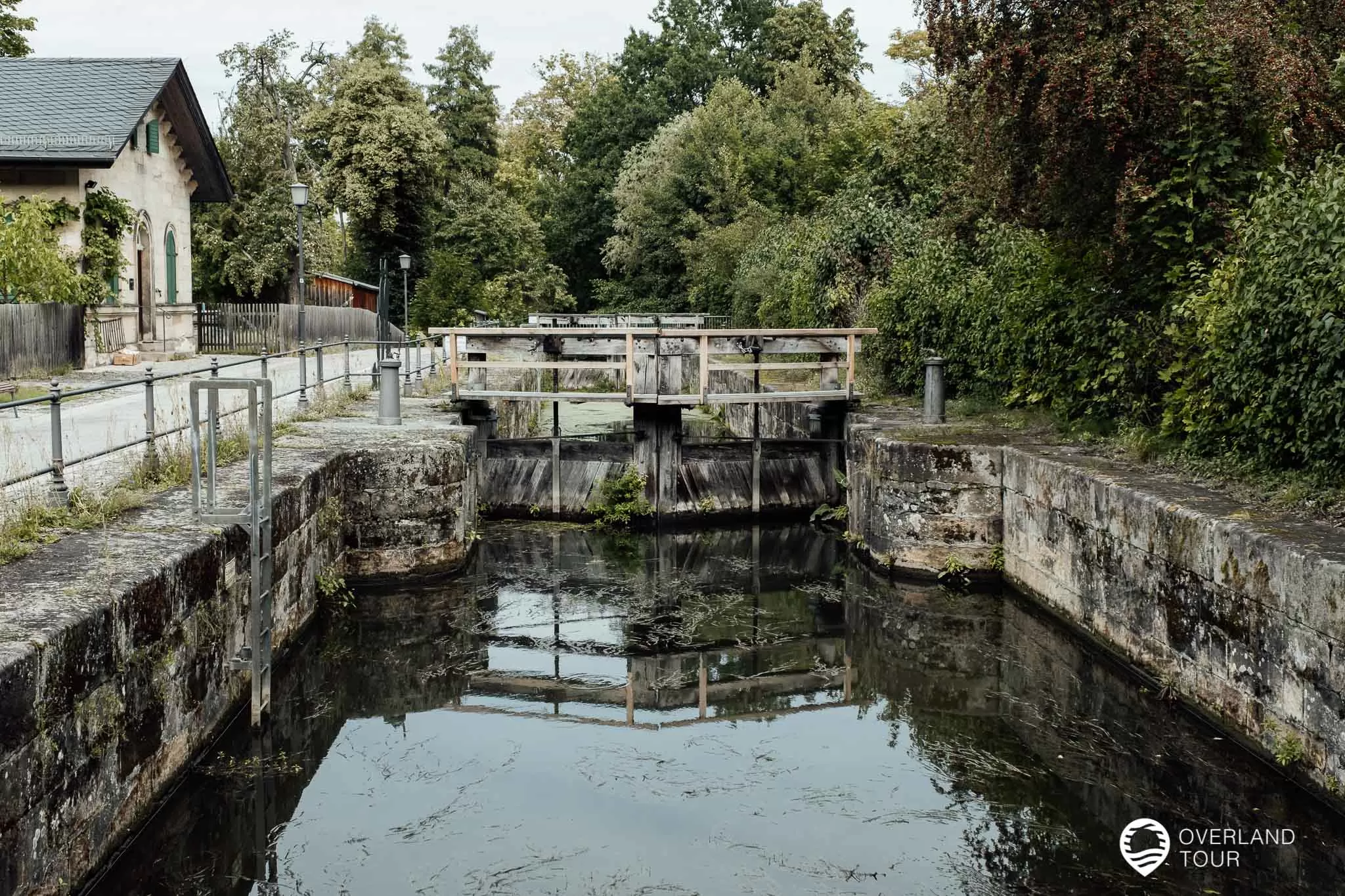 Die Schleuse 100 des Ludwig-Main-Donau-Kanals