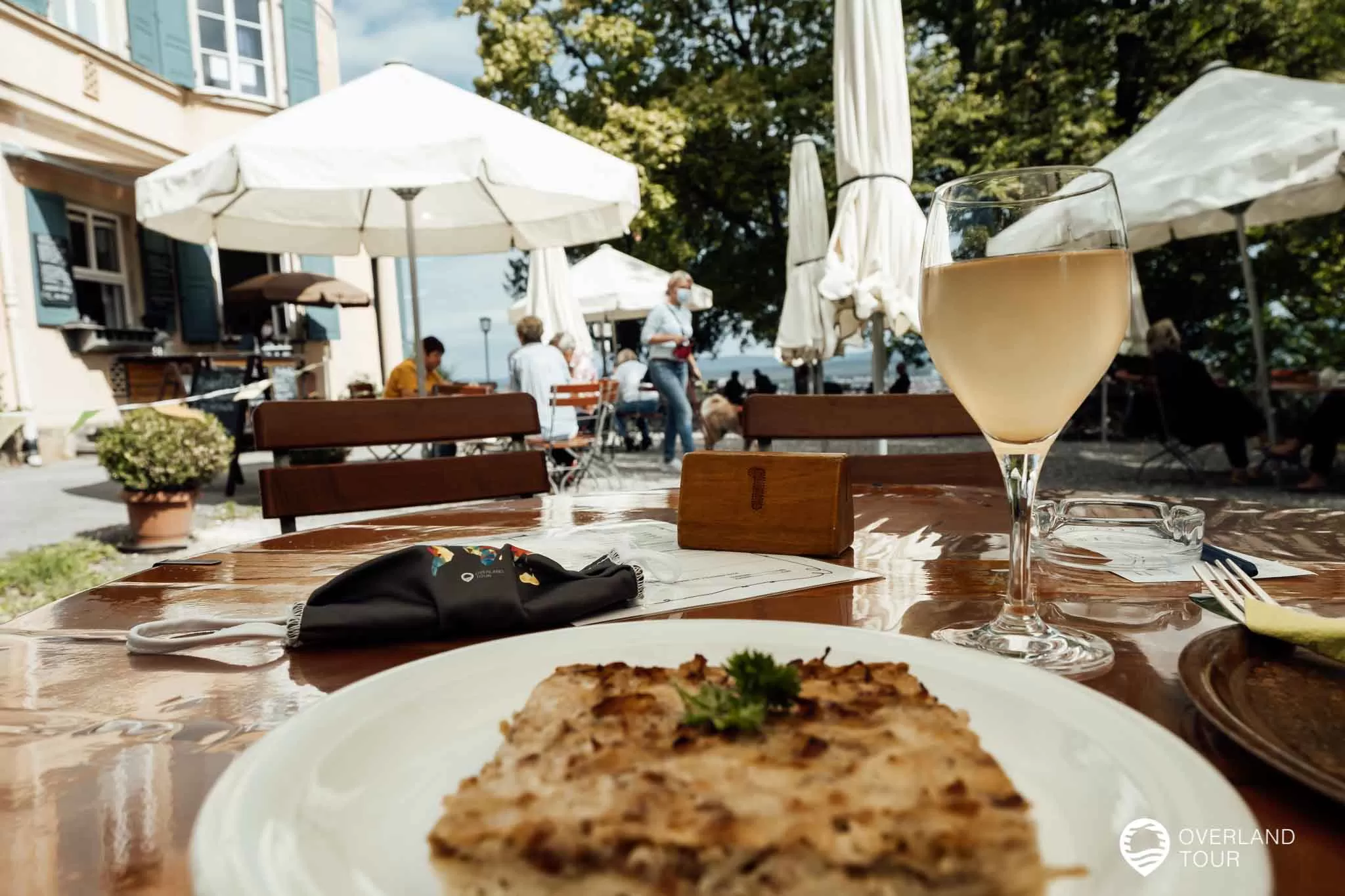 Mein leckerer Zwiebelkuchen mit dem Federweisen im Café Villa Remeis