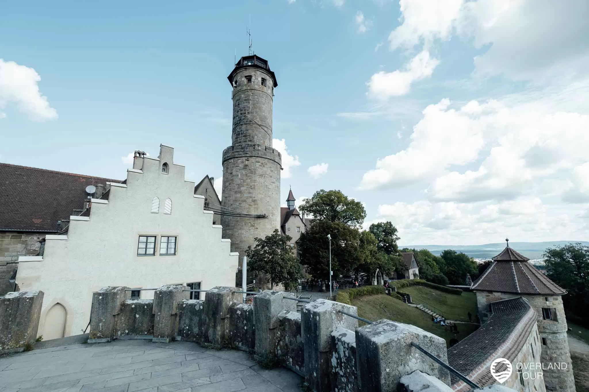 Die Altenburg mit seiner Burgwand und ihrem Turm