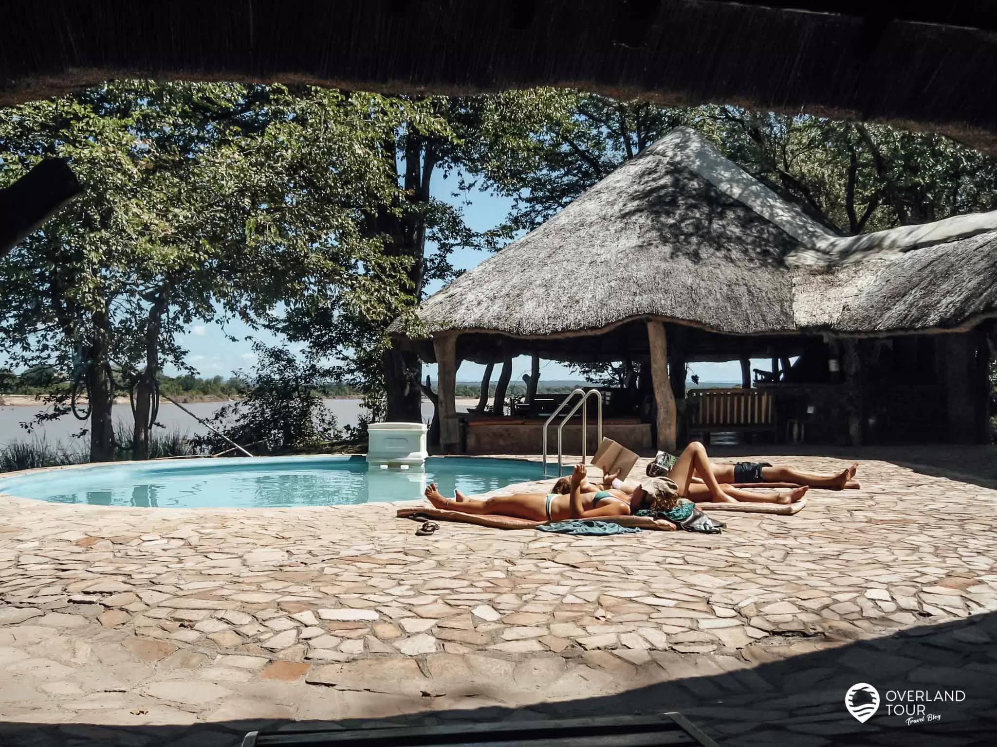 Urlaub am Pool im Wildlife Camp direkt am Luangwa River