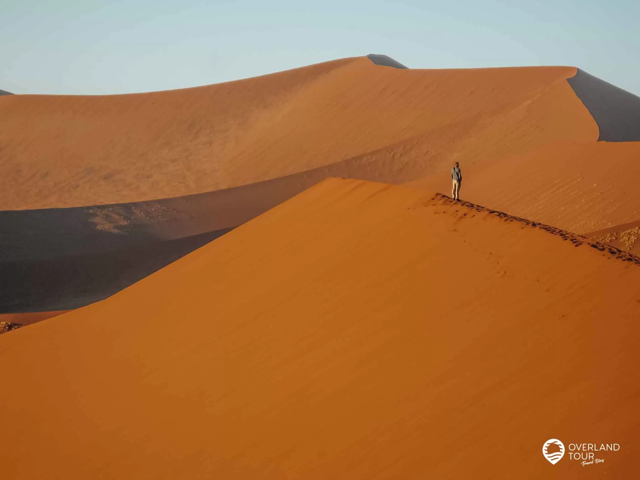 Camping Safari Südafrika: Tour Kapstadt – Victoria Falls Die rostrote Düne 45 in Namibia