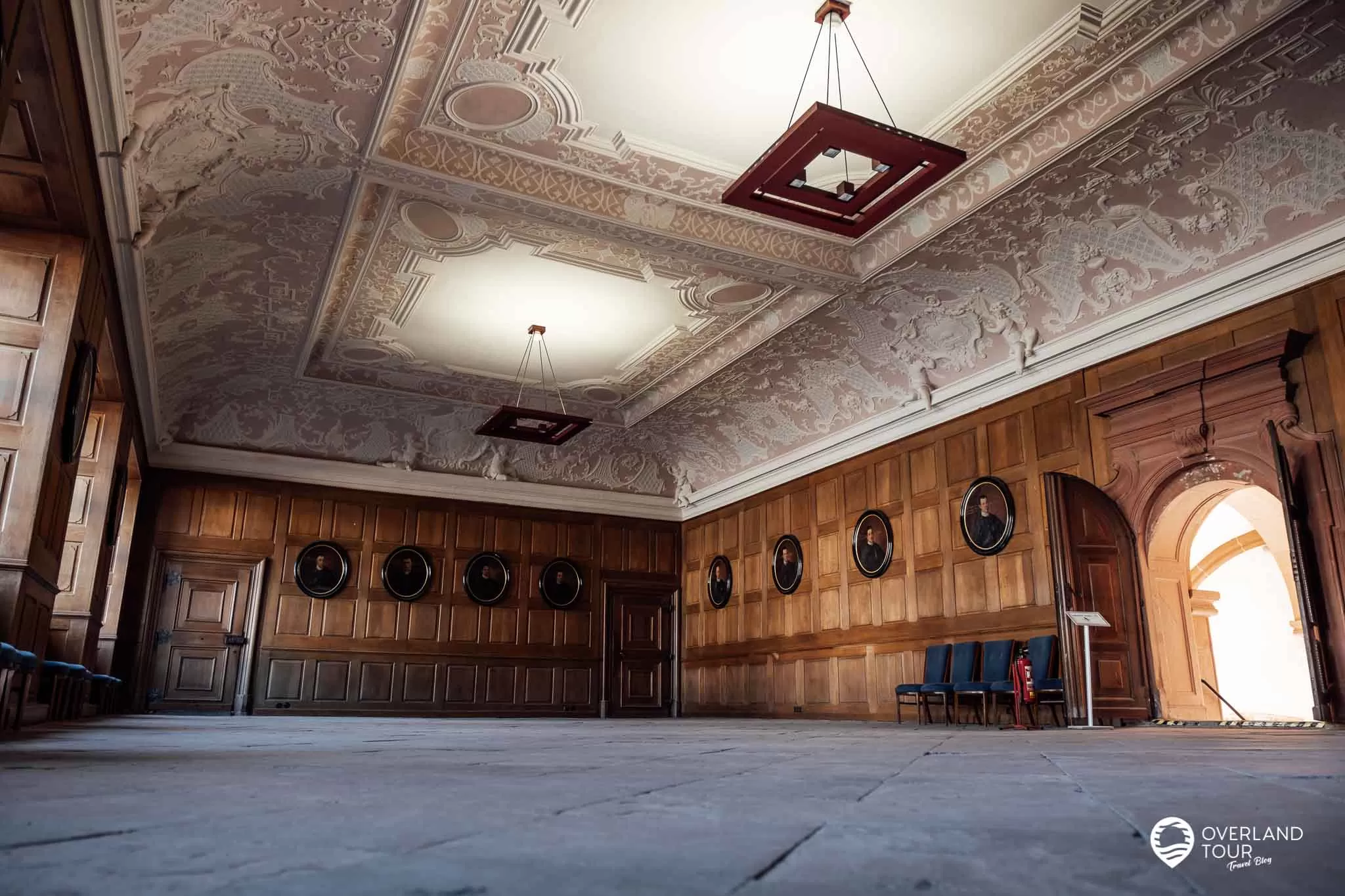 Das Kloster Eberbach – Mit Genuss und Wein im Rheingau Kloster Eberbach: Mönchsrefektorium - Der Speisesaal der Mönche