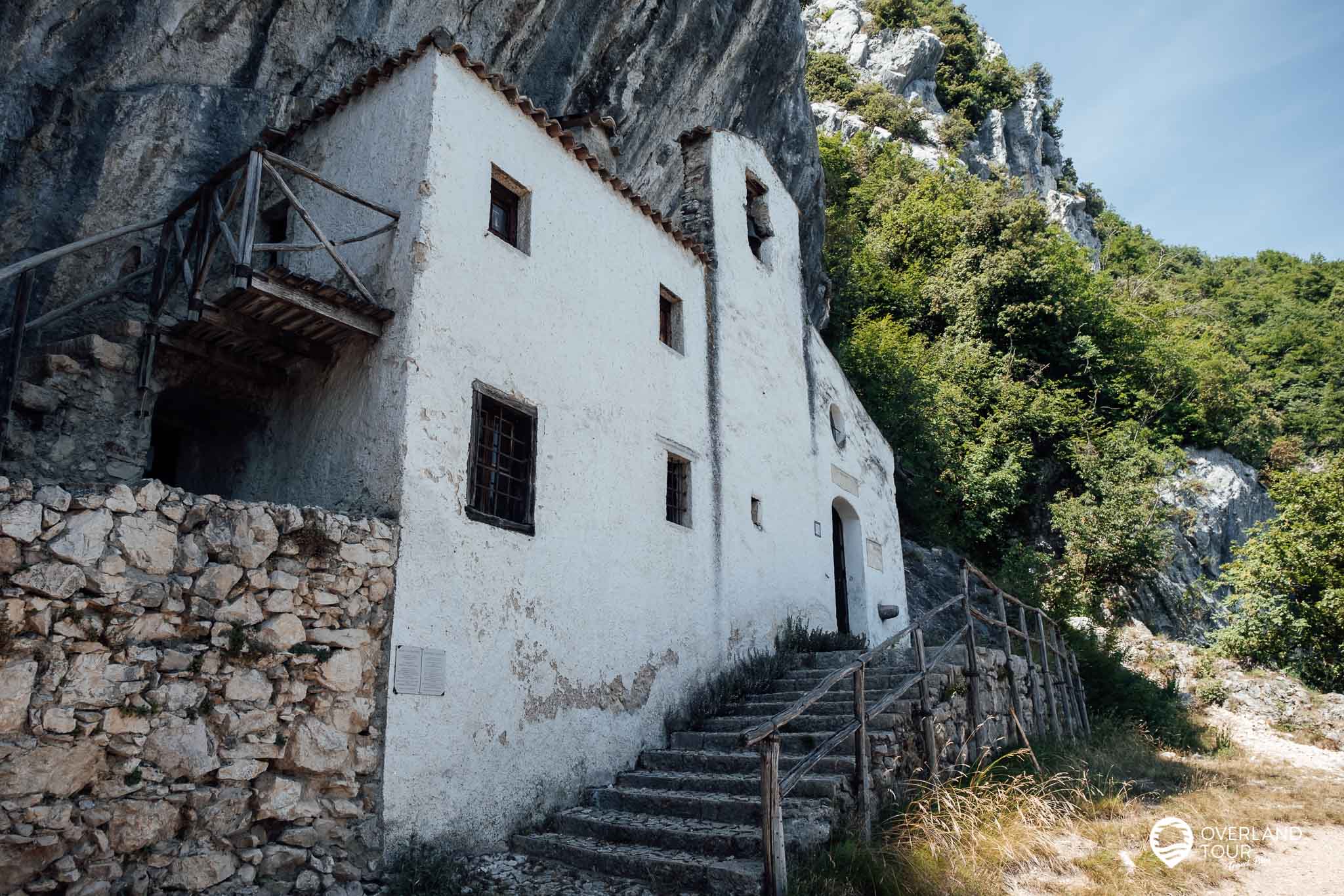Wanderung zur Pestkapelle Eremo di san Valentino bei Sasso / Gargnano Eremo di san Valentino – Die Pestkapelle