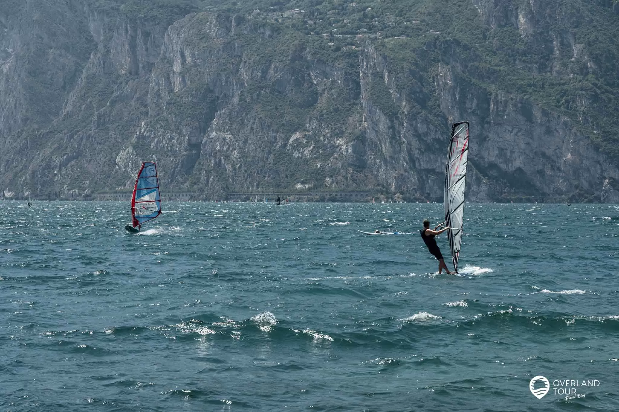 Sehenswürdigkeiten in Riva del Garda und Umgebung Sehenswürdigkeiten in Riva del Garda und Umgebung: Windsurfen am nördlichen Gardasee in z.B. Torbole