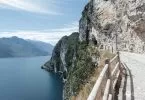 Wanderung Alte Ponale Straße: Ein Blick auf den Wanderweg hoch zum Anfang der Ponale Straße